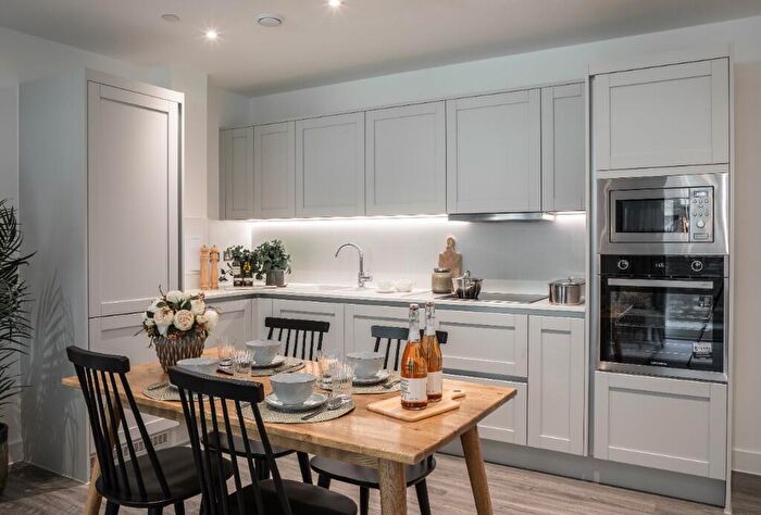 2 Bedroom Apartment For Sale In Forest Road, Walthamstow, E17