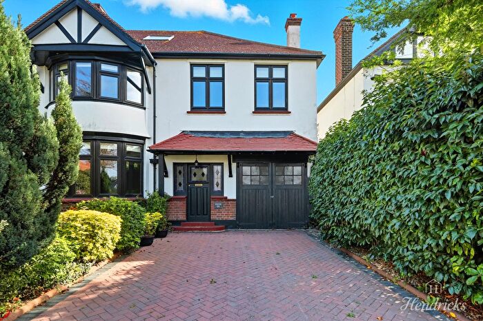 5 Bedroom Semi Detached House For Sale In Thorpe Hall Avenue, Southend-On-Sea, SS1