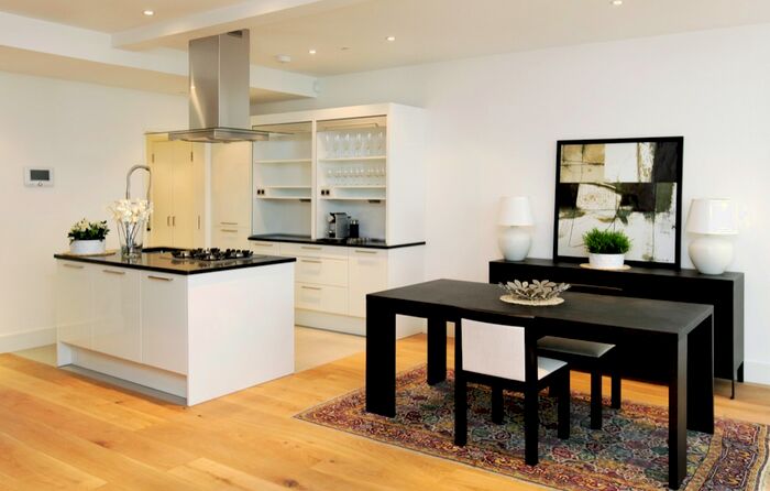 3 Bedroom Flat To Rent In Atherstone Mews, London, SW7