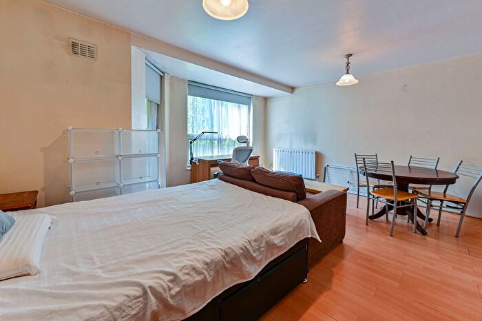 Studio To Rent In Cromwell Road, Kensington, London, SW5