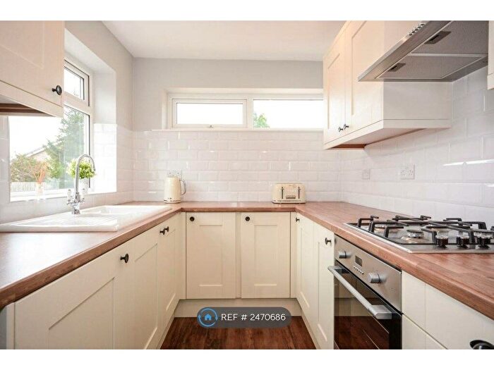 2 Bedroom Bungalow To Rent In Riber Close, Inkersall, Chesterfield, S43