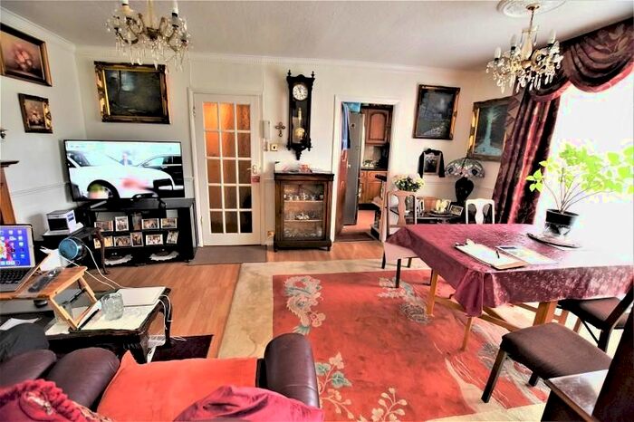 2 Bedroom Flat To Rent In Longbridge Road, London, IG11