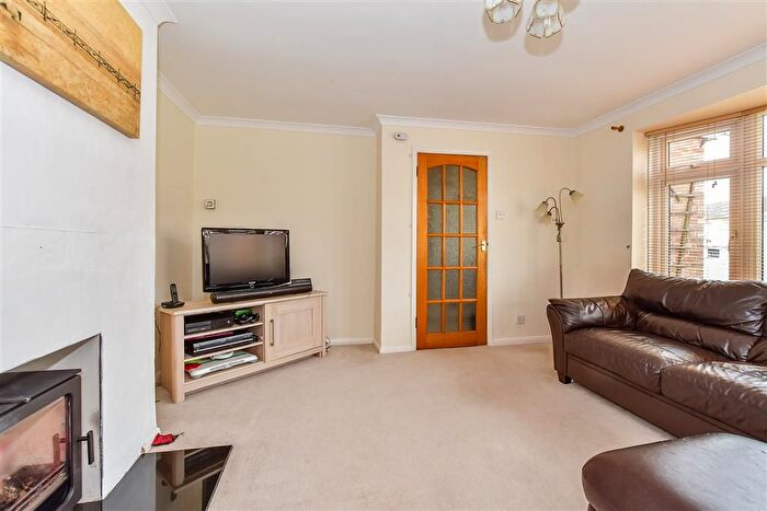 5 Bedroom Semi-detached House For Sale In Fletcher Road, Staplehurst, Tonbridge, Kent, TN12