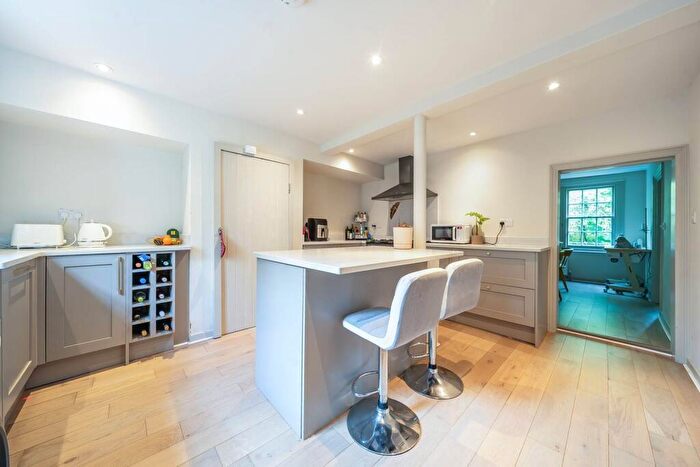 4 Bedroom Detached House To Rent In London Road, Mitcham, CR4