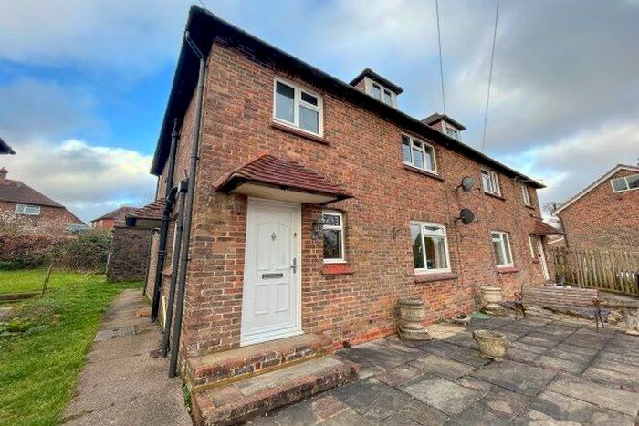 2 Bedroom Maisonette To Rent In Southmead Close, Mayfield, TN20