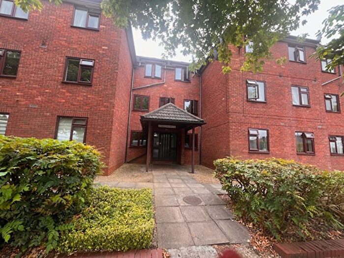 Studio To Rent In Wood Street, Rugby, CV21