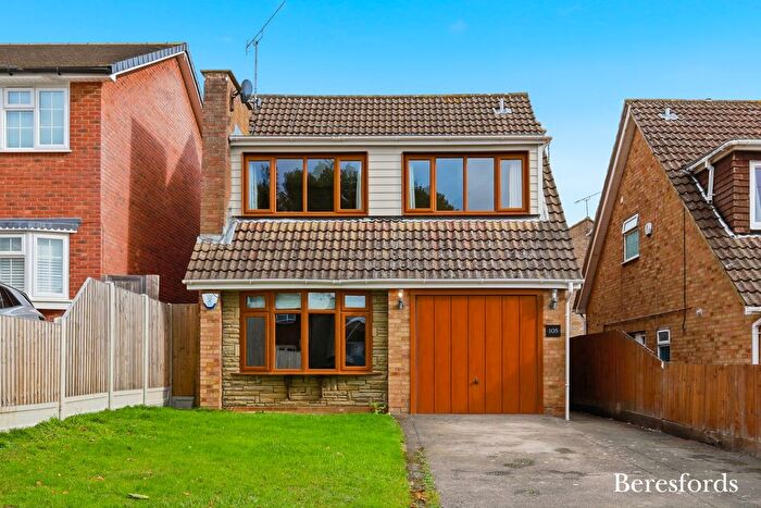 4 Bedroom Detached House For Sale In Grange Road, Billericay, CM11