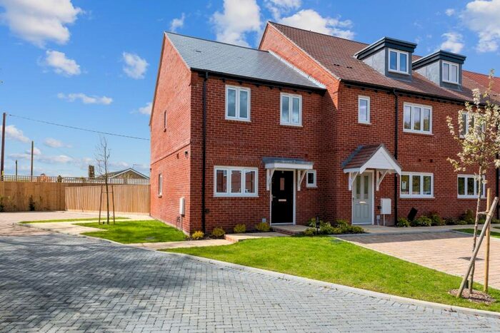 2 Bedroom Terraced House For Sale In Chiltern Gardens, Woodcote, RG8