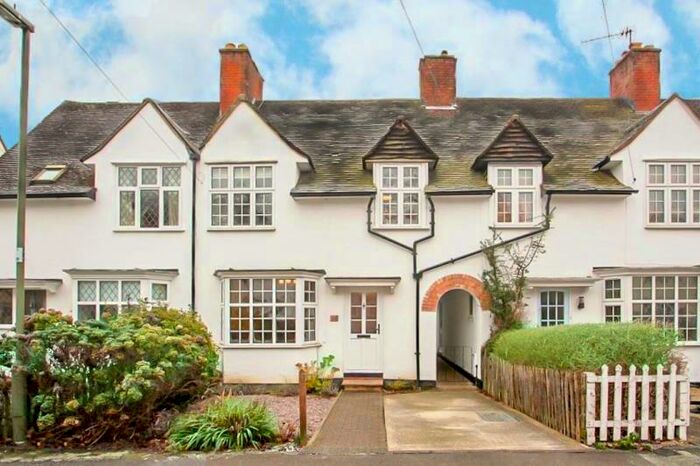 3 Bedroom Semi-Detached House To Rent In Birchwood Road, W Byfleet, KT14