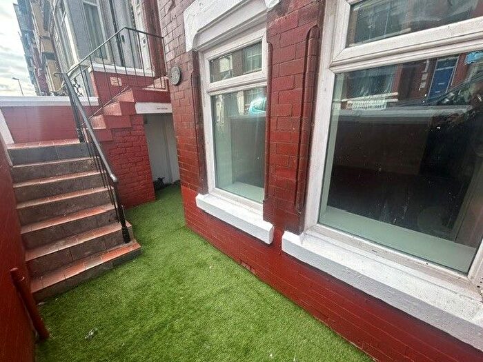 2 Bedroom Flat To Rent In Lonsdale Road, Blackpool, FY1