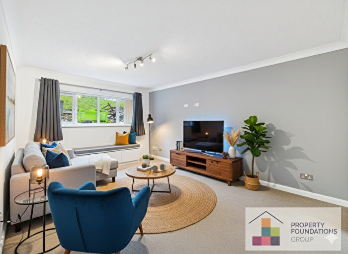 2 Bedroom Flat To Rent In Armour Hill, Reading, Berkshire, RG31