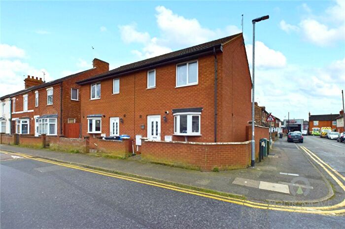 3 Bedroom Semi-Detached House To Rent In Mill Road, Kettering, NN16