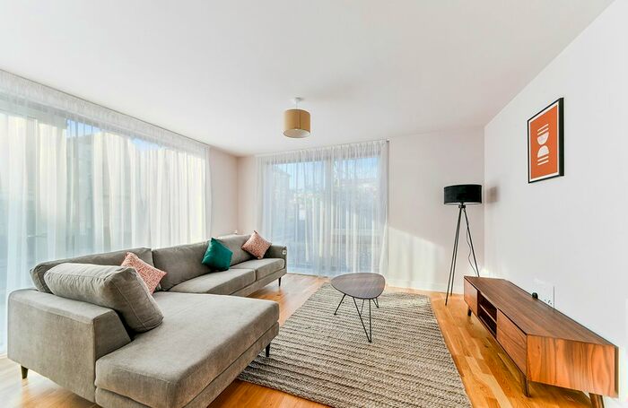 2 Bedroom Flat To Rent In The Oakwood, Colina Road, London, N15