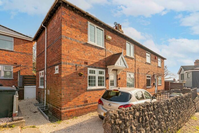 3 Bedroom Semi-Detached House To Rent In Woodbury Close, Brierley Hill, West Midlands, DY5