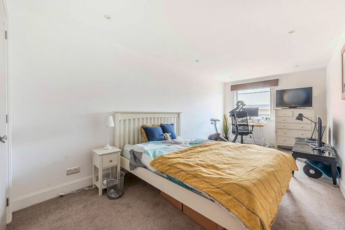 2 Bedroom Flat To Rent In Vauxhall Bridge Road, Pimlico, London, SW1V
