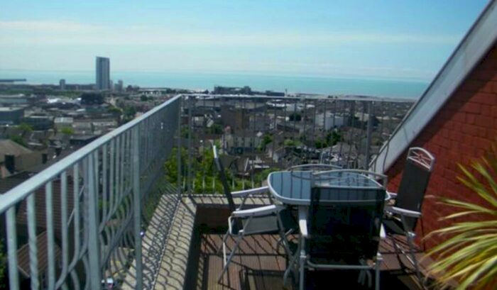 1 Bedroom Property To Rent In Chaddeslay Villas, Cromwell Street, SA1