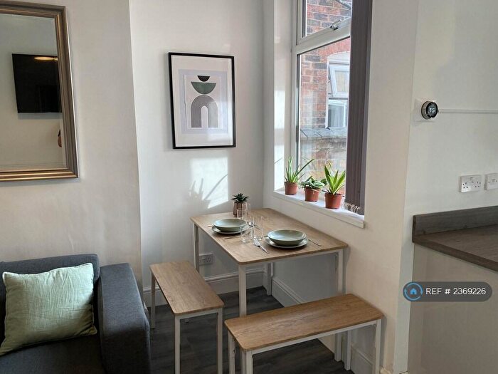 4 Bedroom Terraced House To Rent In Guildford Street, Stoke-On-Trent, ST4