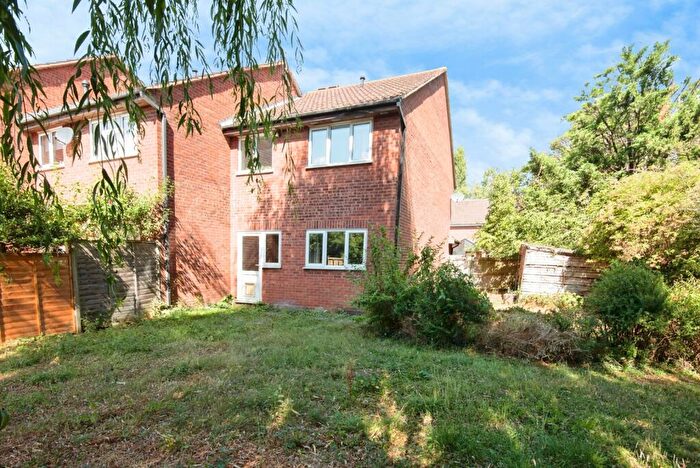1 Bedroom Maisonette For Sale In Millstream Close, Hitchin, Hertfordshire, SG4