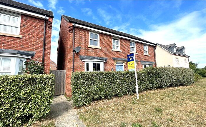 3 Bedroom Semi-Detached House To Rent In Greenkeepers Road, Great Denham, MK40