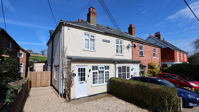 2 Bedroom End Of Terrace House For Sale In Longfield Terrace, Great Missenden, HP16