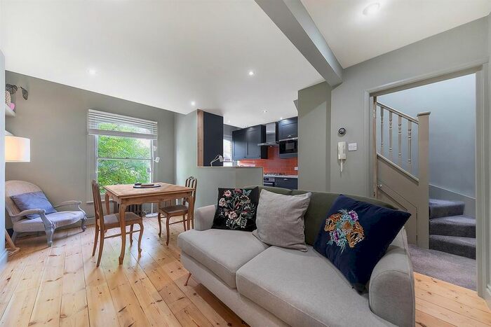 2 Bedroom Flat To Rent In Kellett Road, London, SW2