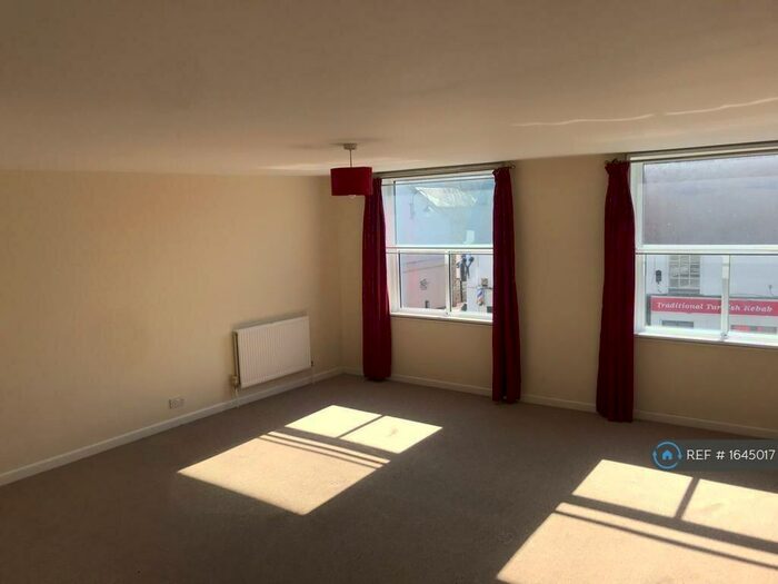 2 Bedroom Flat To Rent In Market Street, Ely, CB7
