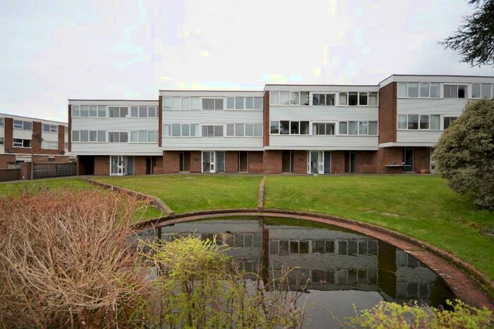 2 Bedroom Apartment To Rent In The Limes, Ingatestone, Essex, CM4