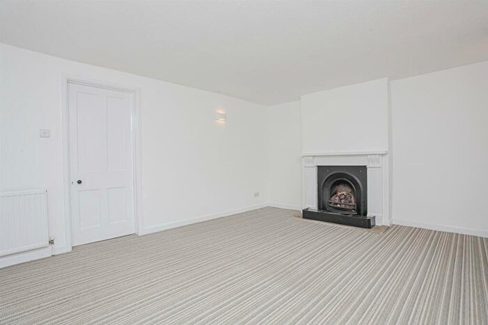 2 Bedroom Cottage To Rent In High Street, Kidlington, OX5