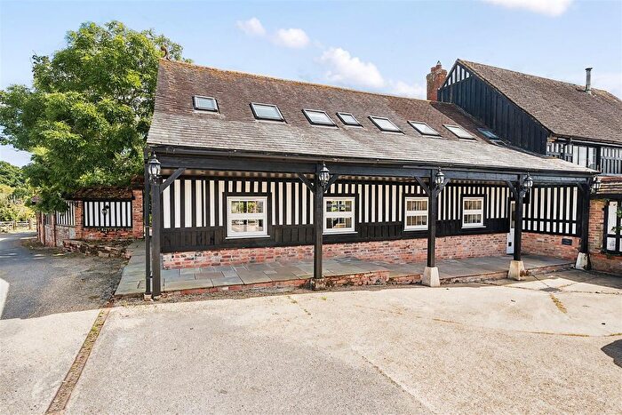 3 Bedroom End Of Terrace House For Sale In Redbridge Farm, Dolmans Hill, Lytchett Matravers, BH16