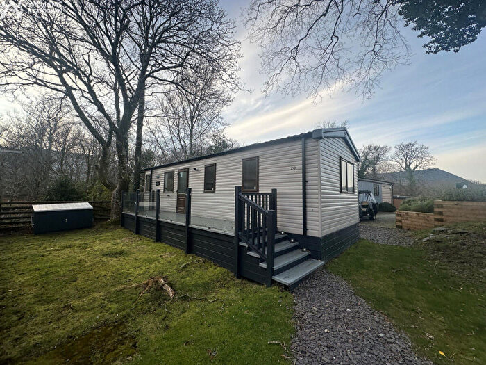 2 Bedroom Lodge For Sale In Ogwen Bank, Bethesda, Gwynedd, LL57