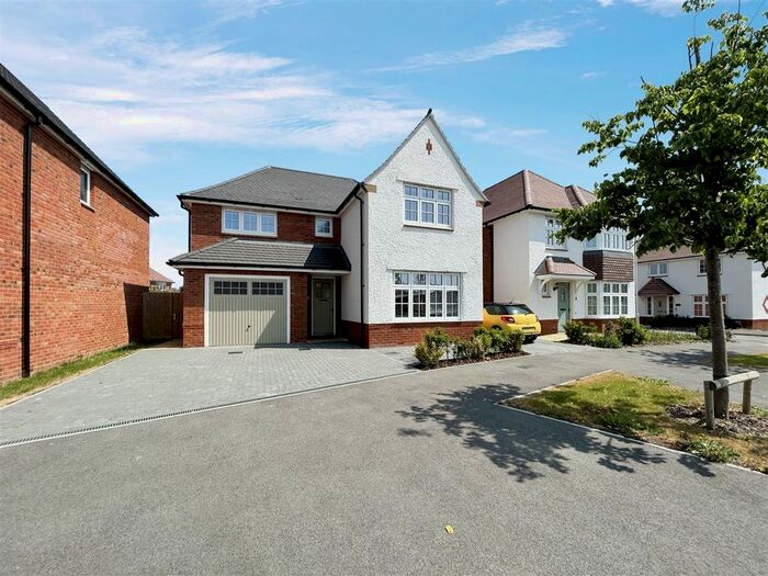 4 Bedroom Detached House To Rent In Longwall, Hersden, Canterbury, CT3