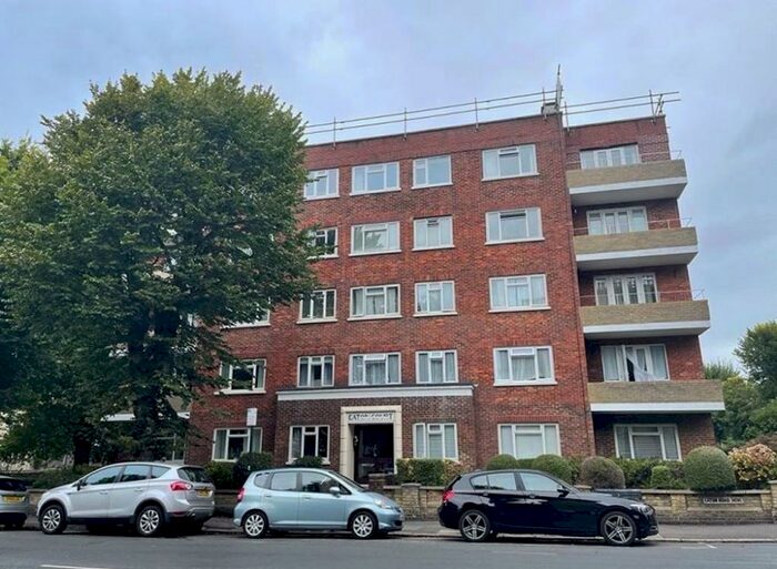 3 Bedroom Flat To Rent In Eaton Court, Eaton Gardens, BN3