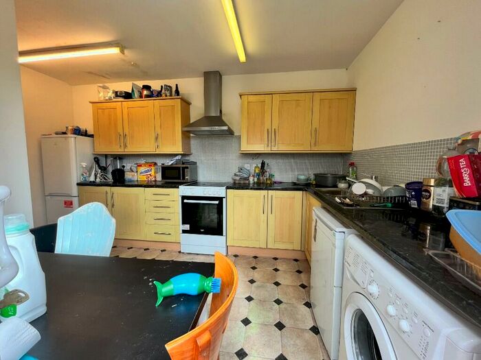 4 Bedroom Semi-Detached Villa To Rent In Filton Avenue, BS34