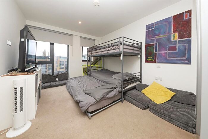 1 Bedroom Flat For Sale In Jessop Court, Brindley Place, UB8