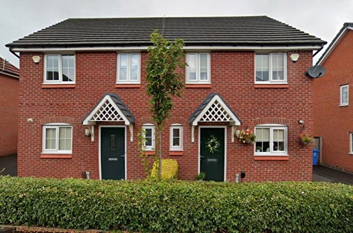 3 Bedroom Semi-Detached House To Rent In Fernhurst Street, Oldham, Greater Manchester, OL1