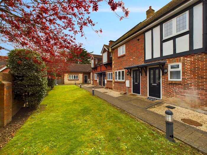 3 Bedroom Terraced House To Rent In Tudor Gardens, Worthing, BN11