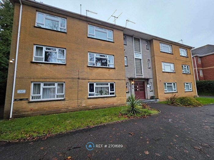 2 Bedroom Flat To Rent In Warwick Court, Bournemouth, BH8