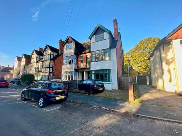 4 Bedroom Semi-Detached House To Rent In Gordon Road, Camberley, GU15