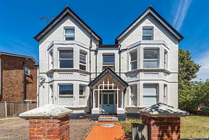 2 Bedroom Flat To Rent In Eversfield Road, Kew, TW9