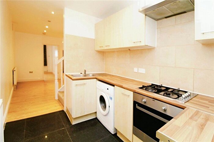 2 Bedroom End Of Terrace House To Rent In Lambeth Road, Croydon, CR0