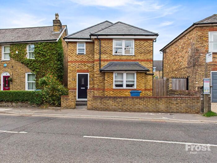 3 Bedroom Detached House To Rent In Britwell Road, Burnham, Bucks, SL1