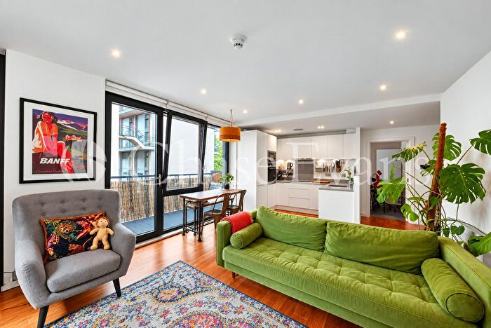 2 Bedroom Flat For Sale In Titanium Point, Sutton Wharf, Palmers Road, Bethnal Green, London, E2