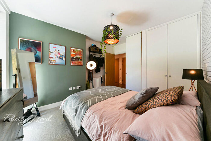 2 Bedroom Apartment For Sale In Barry Blandford Way, London, E3