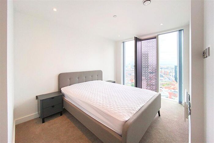 2 Bedroom Apartment To Rent In Elizabeth Tower, M15