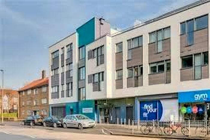 2 Bedroom Flat To Rent In Garratt Lane, London, SW17