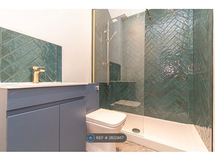 2 Bedroom Flat To Rent In North Road, Cardiff, CF14