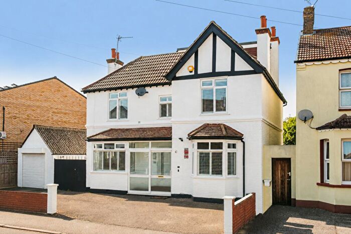 4 Bedroom Detached House For Sale In Wood Street, Mitcham, CR4