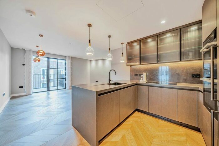 2 Bedroom Flat To Rent In Cleveland Street, Fitzrovia, London, W1T