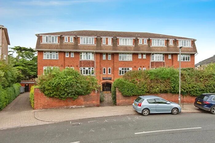 1 Bedroom Flat To Rent In Marlborough Court, Innes Park Road, SW19