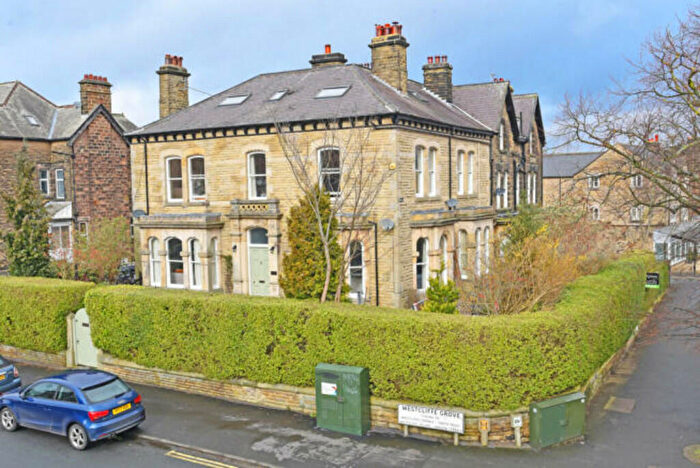 3 Bedroom Apartment To Rent In West Cliffe Grove, Harrogate, HG2